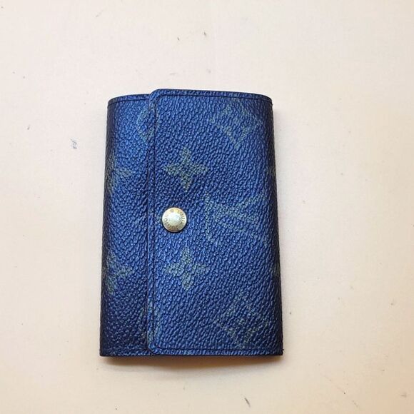 Authentic Louis Vuitton Monogram Keychain Wallet
